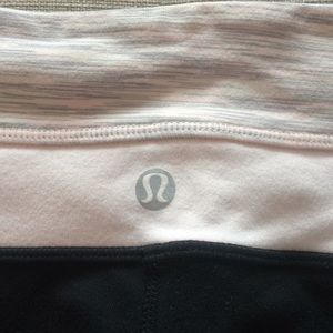 Lululemon Black workout pants size 6